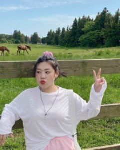 [EVELLET] Calinbo Slab T-shirt