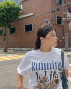 Runean Graphic Print T-shirt