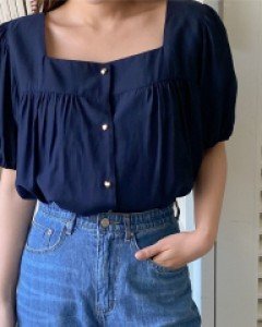 Pudering Square Neck Puff Blouse