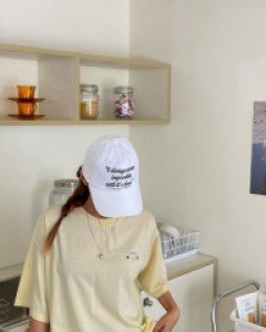 [EVELLET] Haroel Bear Embroidery T-shirt