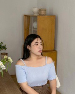 Dihao Off shoulder T-shirt
