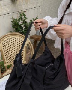 Lumial large shoulder bag