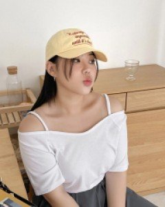 Taichu Off shoulder Ribbed T-shirt
