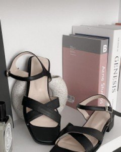 Gyuelmi Twisted Strap Sandals(2cm)
