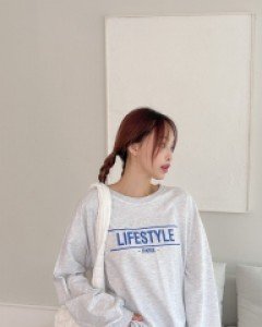 [EVELLET] Toenri Split Labels Sweatshirt