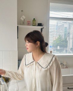 Sueli Frill Collared Blouse