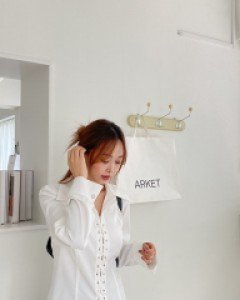 [EVELLET] Sooren Eyelet Blouse