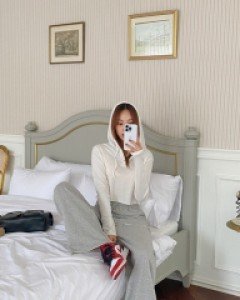 [EVELLET] Muella Button Hood T-shirt