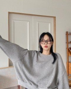 Jindiha Incision Boxy Sweatshirt