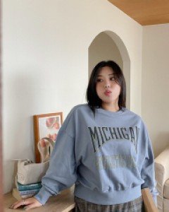 Berrizen Graphic Print Juri Sweatshirt