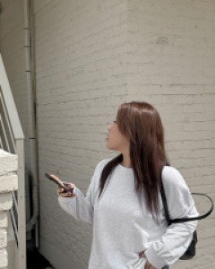 [EVELLET] Urea Slit Sweatshirt