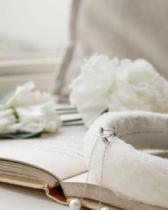 Ledale pearl earring