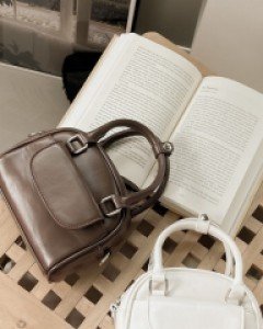 Metitz Leather Pocket Cross Bag