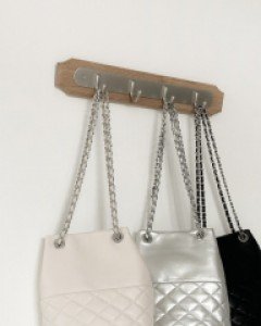 Runeeti quilting chain shoulder bag