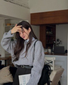 [EVELLET] Robude Raund neck Twiddle Knit
