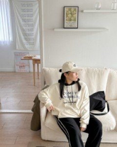 [EVELLET]Rasseldi Graphic Print Hood T-shirt