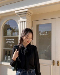 [EVELLET] Etmu Shirring Tie Blouse