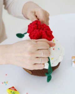 카네이션 파우치 세트 /코바늘뜨개,뜨개DIY,뜨개꽃,니뜨,카네이션,컵케이크,미니바스켓,선물상자,어버이날,스승의날,꽃,뜨개카네이션,카네이션만들기,허니5