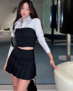 토이드 스트라이프 크롭 튜브탑[뒷밴딩]