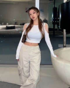 유젠 컷아웃 크롭 티셔츠