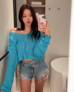 피어링 세미크롭 니트