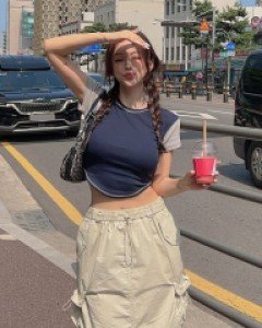 [MADE:자체제작]배색 라운드 크롭 티셔츠