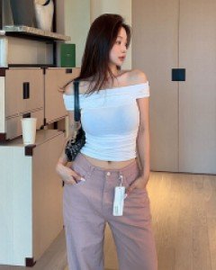 뷰티브 오프숄더 셔링 티셔츠