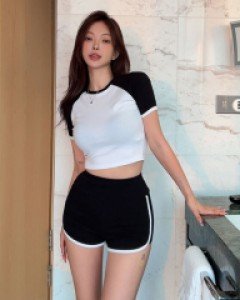 네븐 나그랑 크롭 티셔츠