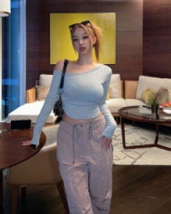 쿠엔스 언발 크롭 티셔츠