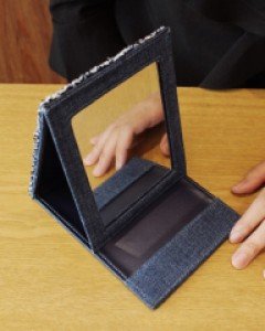 가벼운 데님 사각거울