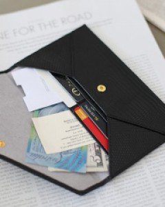 가죽 뱀피무늬 카드지갑 (무료배송)