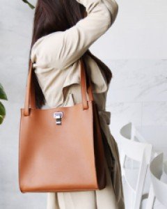 편한 사각 숄더백