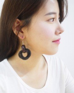 꽈배기 우드 귀걸이