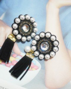 [아즈나브르] 테슬 귀걸이 (이시영협찬)