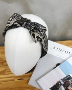 뱀피 리본 머리띠 헤어밴드