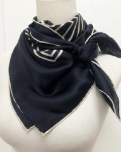 실크 100% 토테무 스카프