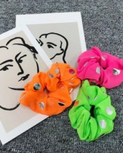 아이유 제니 태연 조이 형광 도트 곱창밴드 스크런치 머리끈 슈슈