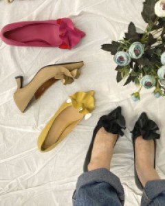 앞코 주름 장식 5cm 미들굽 펌프스 구두