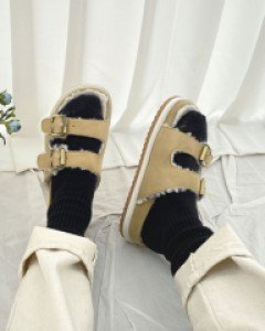 스웨이드 버클 내피 슬리퍼