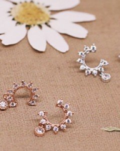 은은한큐빅귀걸이