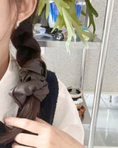레더 가죽 곱창밴드 스크런치