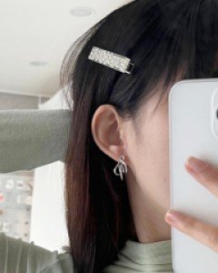 진주 장식 아크릴 집게핀 머리핀