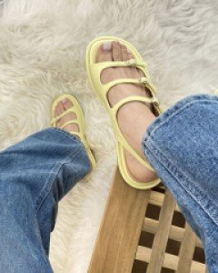 3줄 버클 장식 샌들 신발