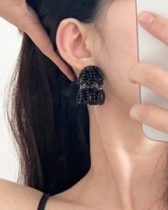 비즈 블랙 볼드 수술 귀걸이
