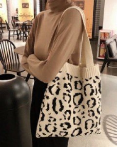 레오파드 호피 니트 숄더백