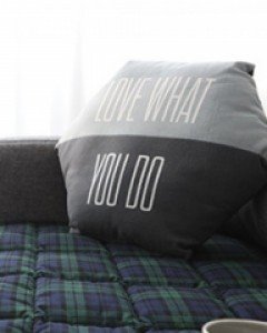 [블루밍빌레] love what you do 쿠션