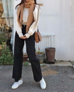 국내제작 생지 데님 여자 흑청 하이웨스트(하이웨이스트) 세미 부츠컷 여성 와이드 청바지