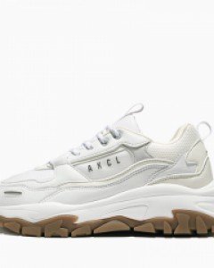 Urban tracker GUM여행유튜버 채코제 착용 ▶ 쿠폰적용가 69,000원