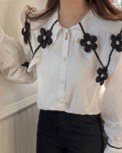 국내상품 / 레일라 입체꽃 블라우스