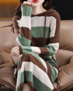 샤로니 배색 후드 니트 원피스